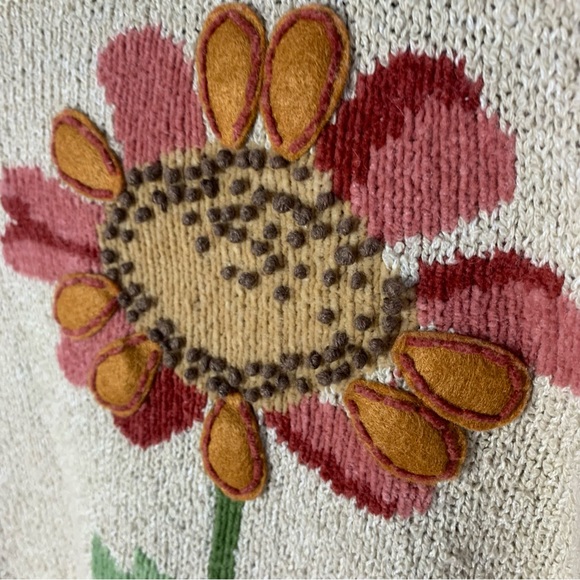 90’s Vintage Flower Embroidered Knit Sweater - Picture 5 of 14